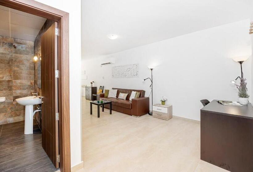 Summer Breeze Comfort Sunny Apartments Close To The Sandy Beaches By Getawaysmalta