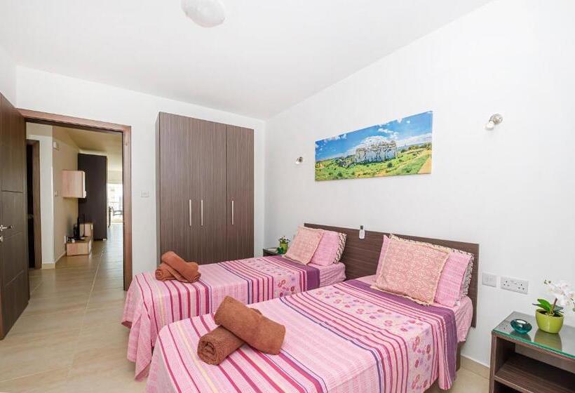 Summer Breeze Comfort Sunny Apartments Close To The Sandy Beaches By Getawaysmalta