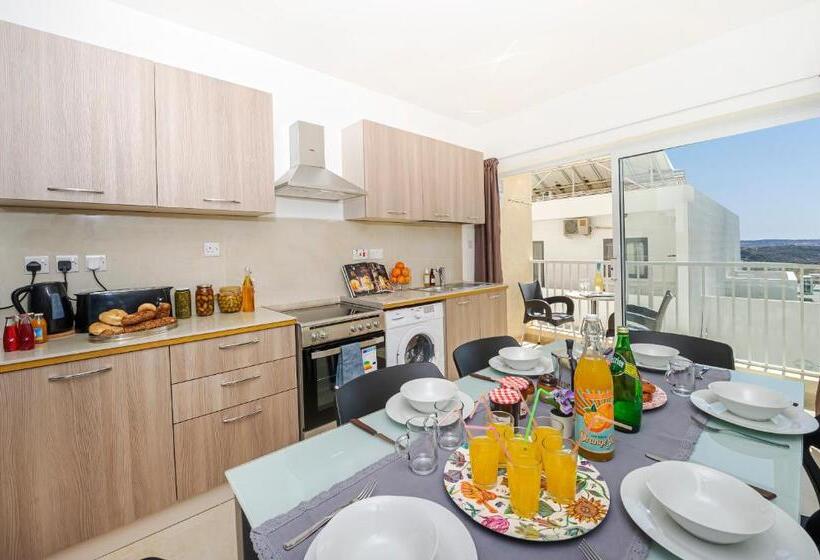 Summer Breeze Comfort Sunny Apartments Close To The Sandy Beaches By Getawaysmalta