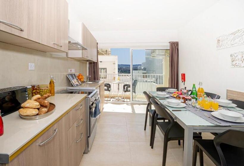 Summer Breeze Comfort Sunny Apartments Close To The Sandy Beaches By Getawaysmalta