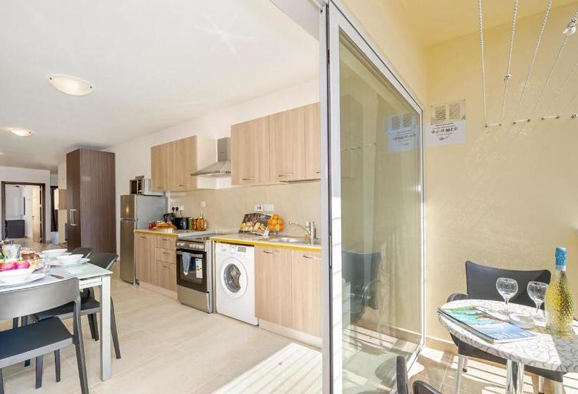 Summer Breeze Comfort Sunny Apartments Close To The Sandy Beaches By Getawaysmalta