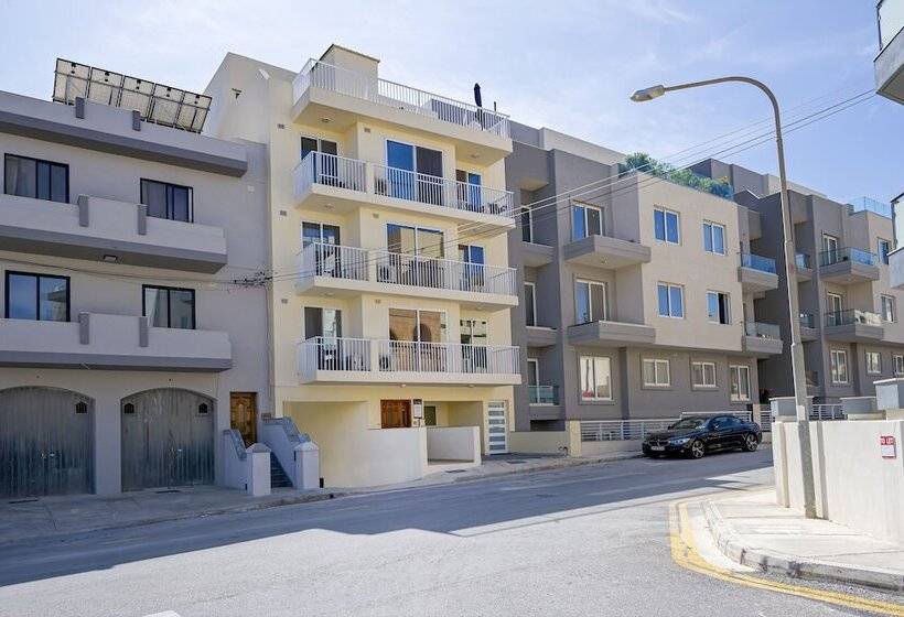 Summer Breeze Comfort Sunny Apartments Close To The Sandy Beaches By Getawaysmalta