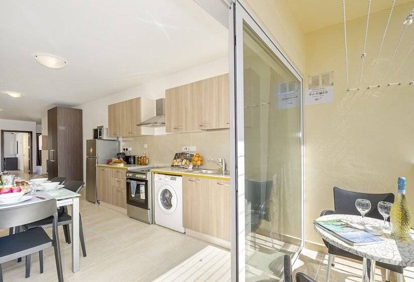 Summer Breeze Comfort Sunny Apartments Close To The Sandy Beaches By Getawaysmalta