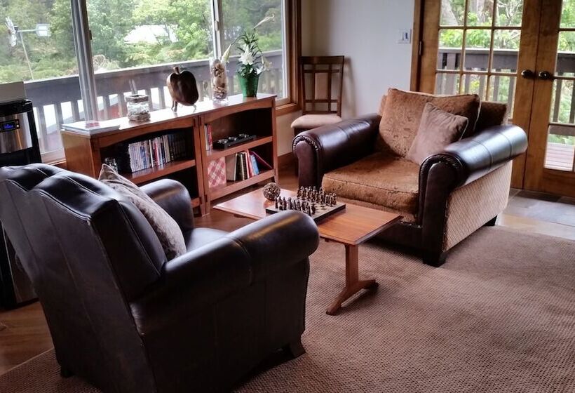 Volcano Acres Ranch B&b