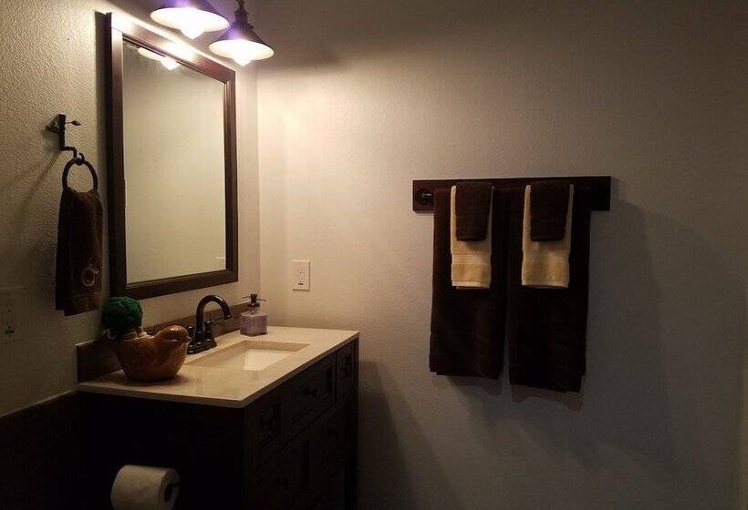 Volcano Acres Ranch B&b