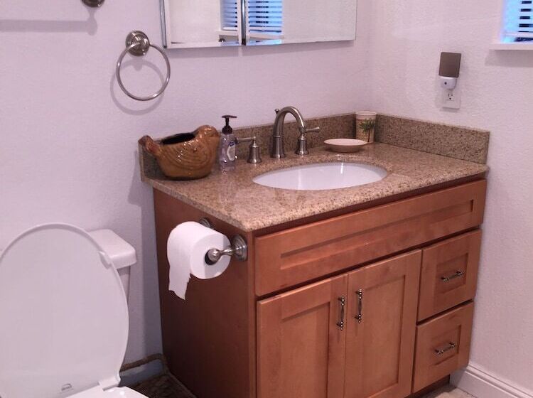 Volcano Acres Ranch B&b