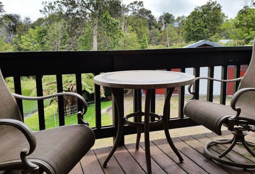 Volcano Acres Ranch B&b