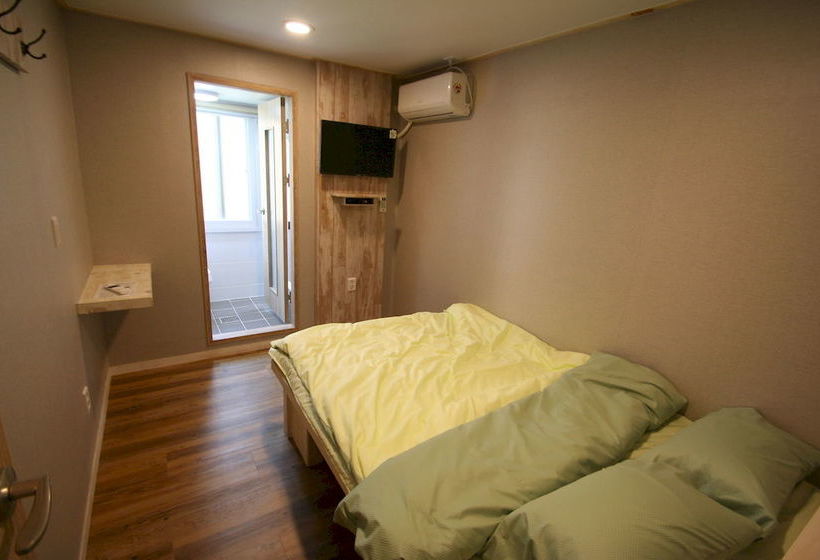 Grape Garden House  Hostel