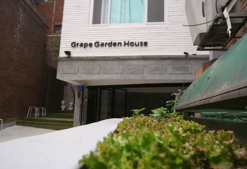 Grape Garden House  Hostel