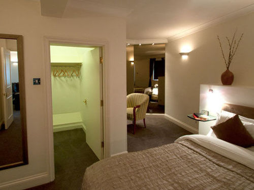 Basil Street Apartments