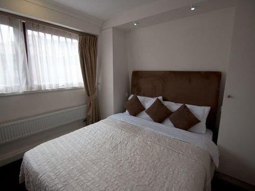 Basil Street Apartments