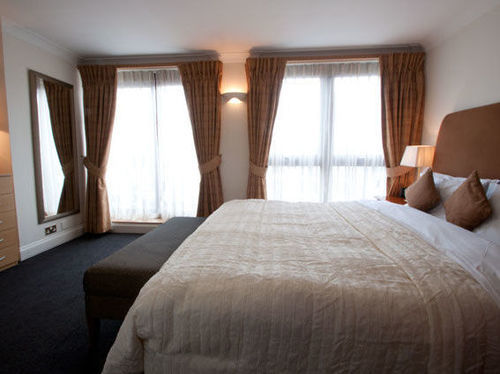 Basil Street Apartments