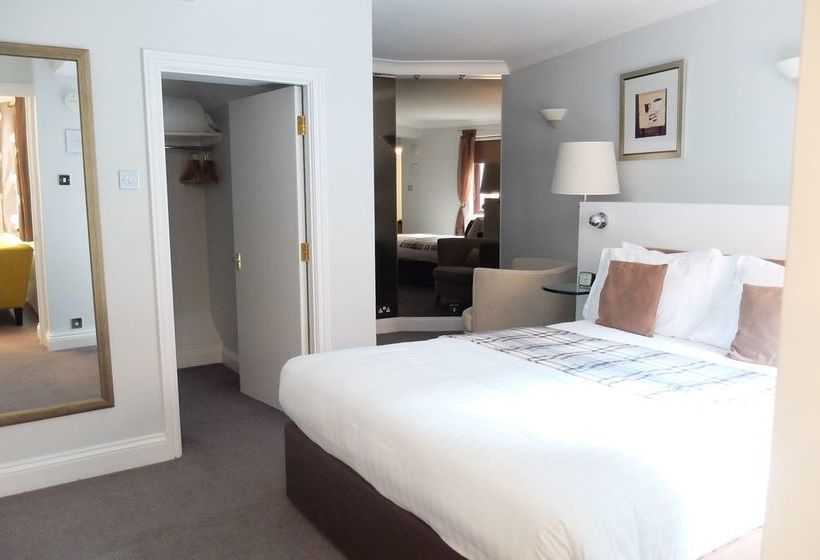 Basil Street Apartments