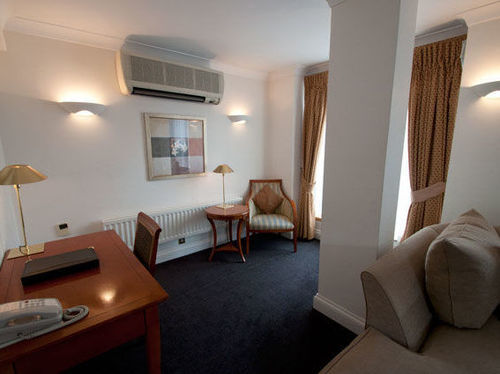 Basil Street Apartments