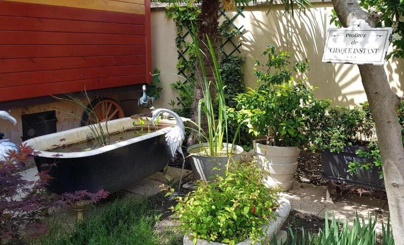 مبيت وإفطار Maison D Hôtes Et Roulotte Le 6 Bis