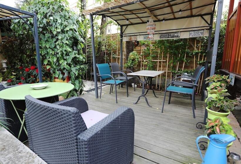 مبيت وإفطار Maison D Hôtes Et Roulotte Le 6 Bis