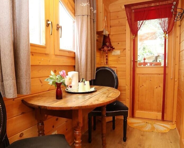 مبيت وإفطار Maison D Hôtes Et Roulotte Le 6 Bis