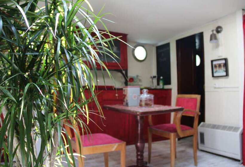 민박 Péniche Alclair