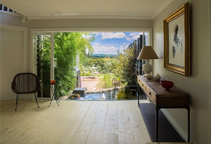 تختخواب و صبحانه Treghan Luxury Lodge