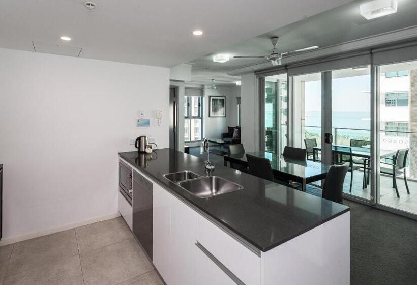 H On Mitchell Apartment