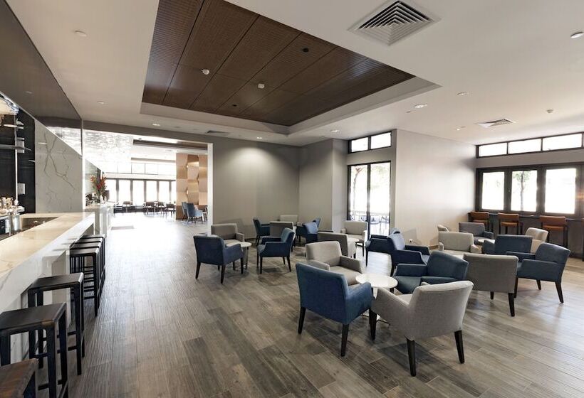 H On Mitchell Apartment