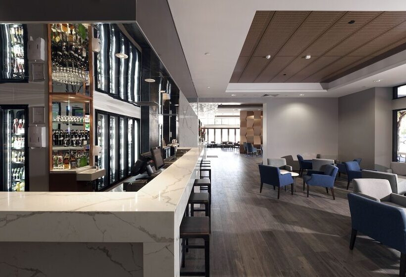 H On Mitchell Apartment