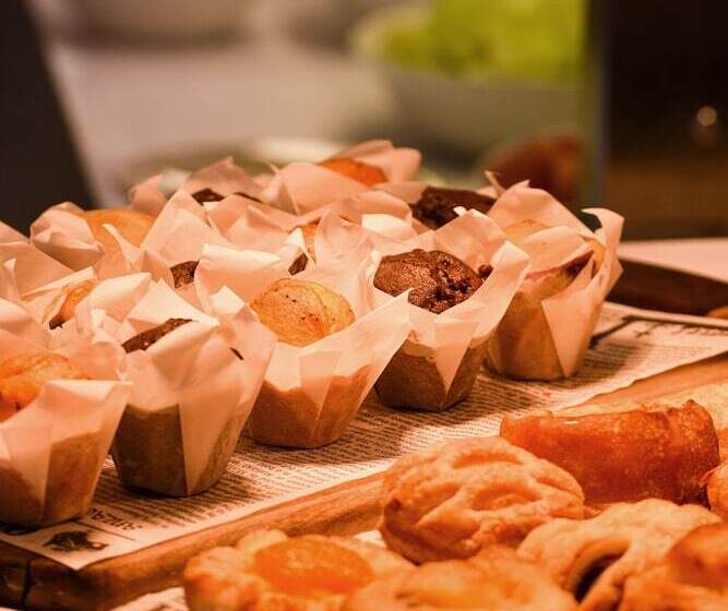 H On Mitchell Apartment