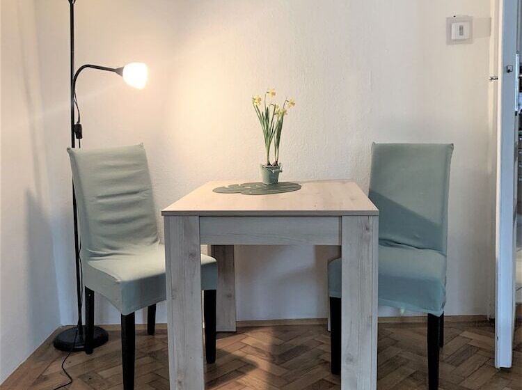 Homelike City Apartment