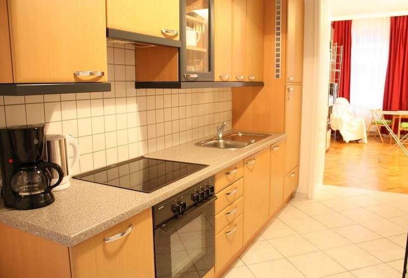 Homelike City Apartment