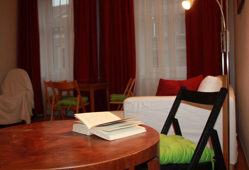 Homelike City Apartment