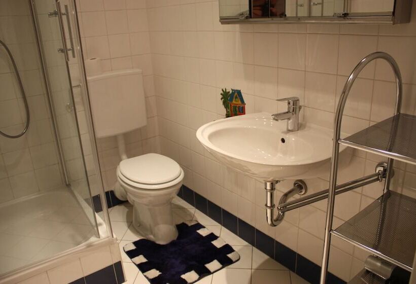 Homelike City Apartment