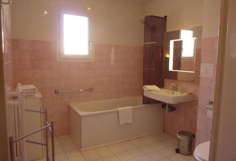 Отель A La Renommee