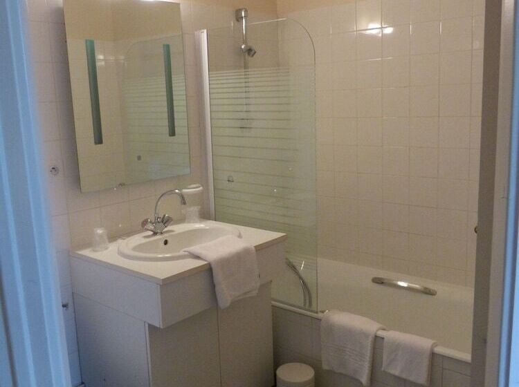 בית מלון כפרי Anjou Golf And Country Club