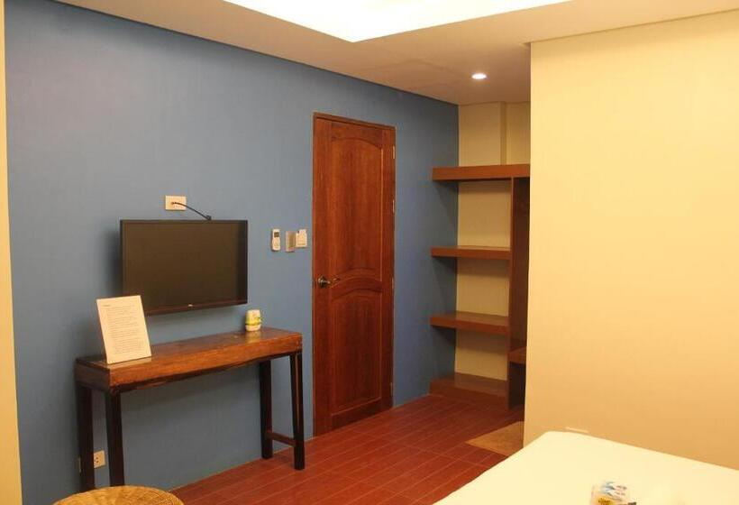 هتل Aqua Travel Lodge