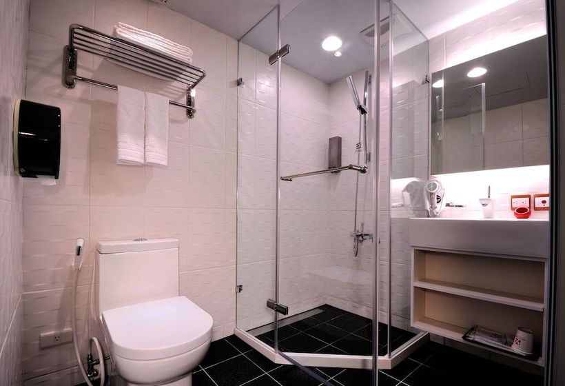 هتل Audi Garden Business