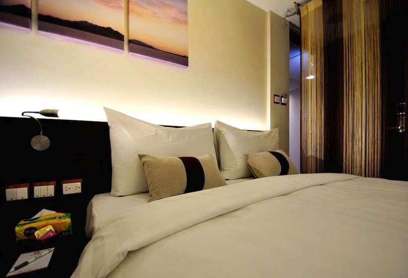 هتل Audi Garden Business