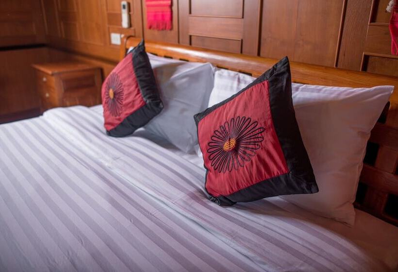 فندق Baan Baitan Resort