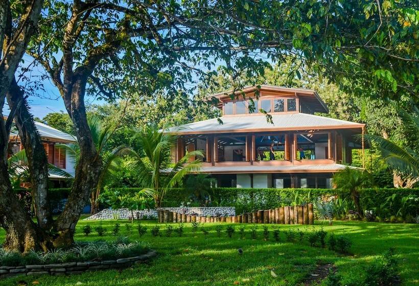 فندق Blue Osa Beach Resort & Spa