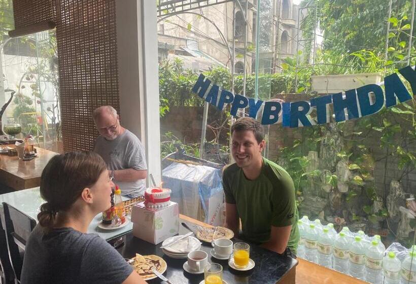 هتل Hue Four Seasons