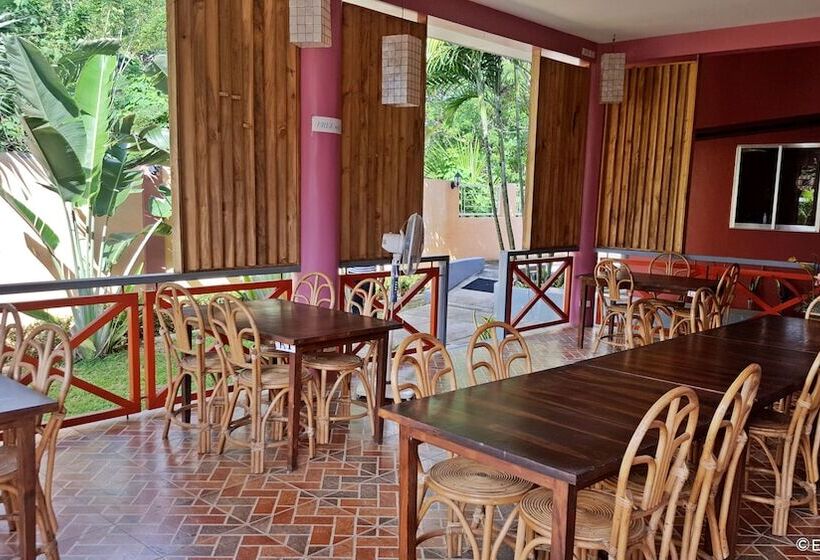 هتل Kookaburra Travel Lodge