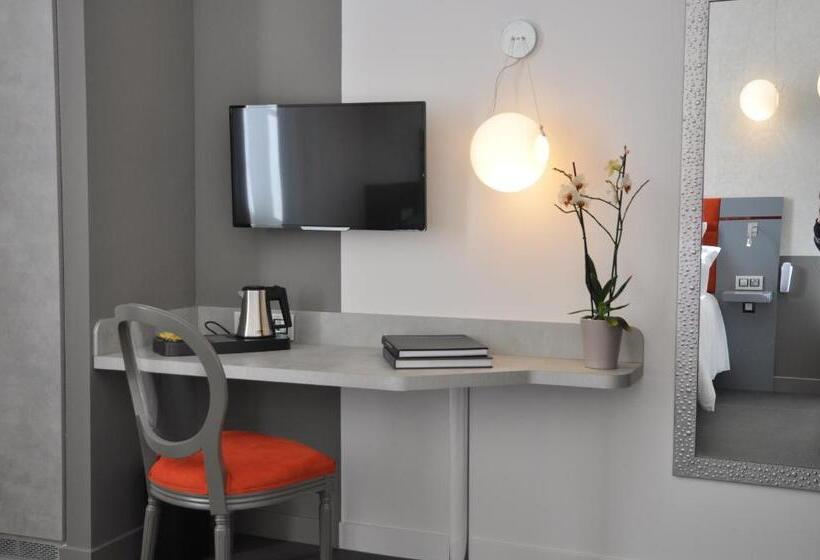 Отель Les 3 Lieux