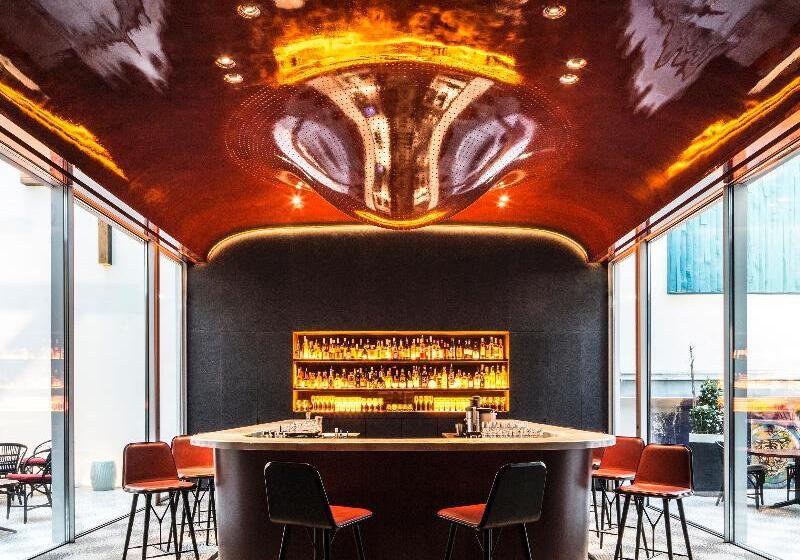 ホテル Les Bains Paris