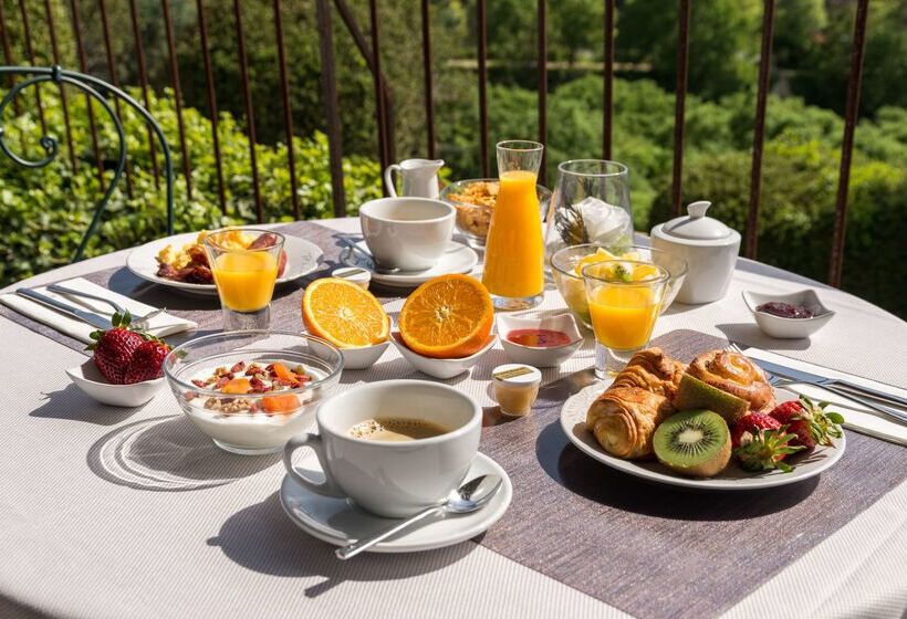 Отель Mas Des Romarins, The Originals Relais