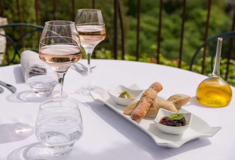 Отель Mas Des Romarins, The Originals Relais