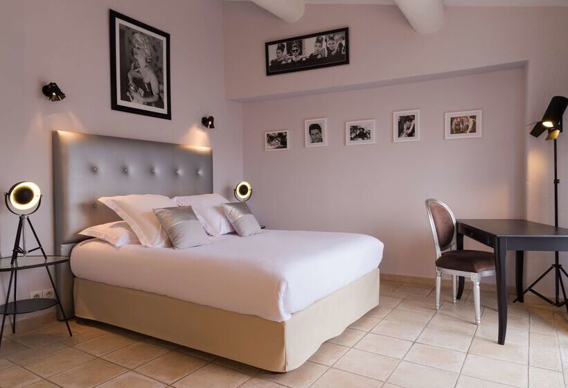 Отель Mas Des Romarins, The Originals Relais