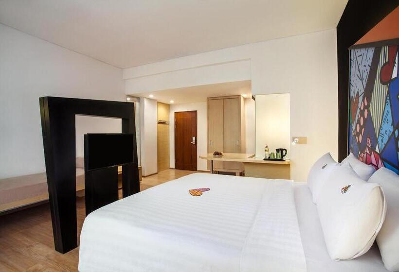 Maxonehotels At Tidar Surabaya