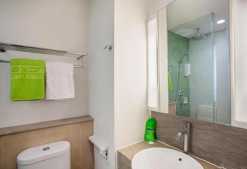 Maxonehotels At Tidar Surabaya