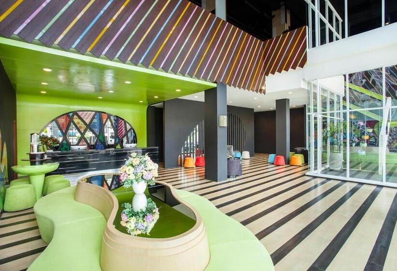 Maxonehotels At Tidar Surabaya