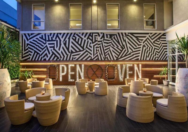 Maxonehotels At Tidar Surabaya