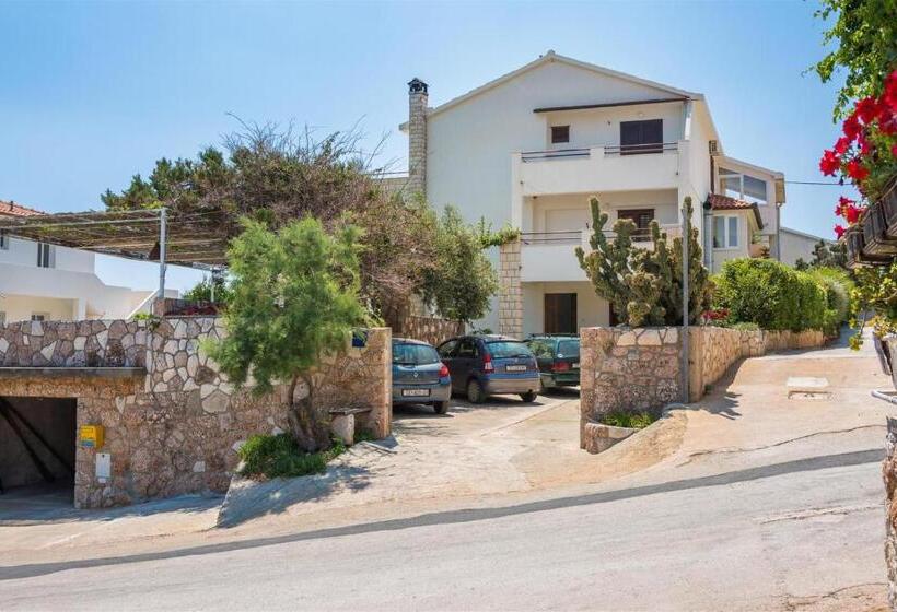 בית מלון כפרי Pansion Marjan